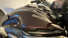 Ducati X Diavel V4 Burning Red (25MY)